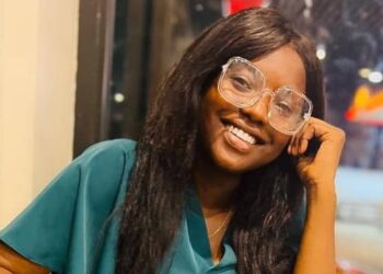 [Photos]: A teacher’s glamorous day