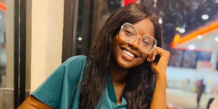 [Photos]: A teacher’s glamorous day